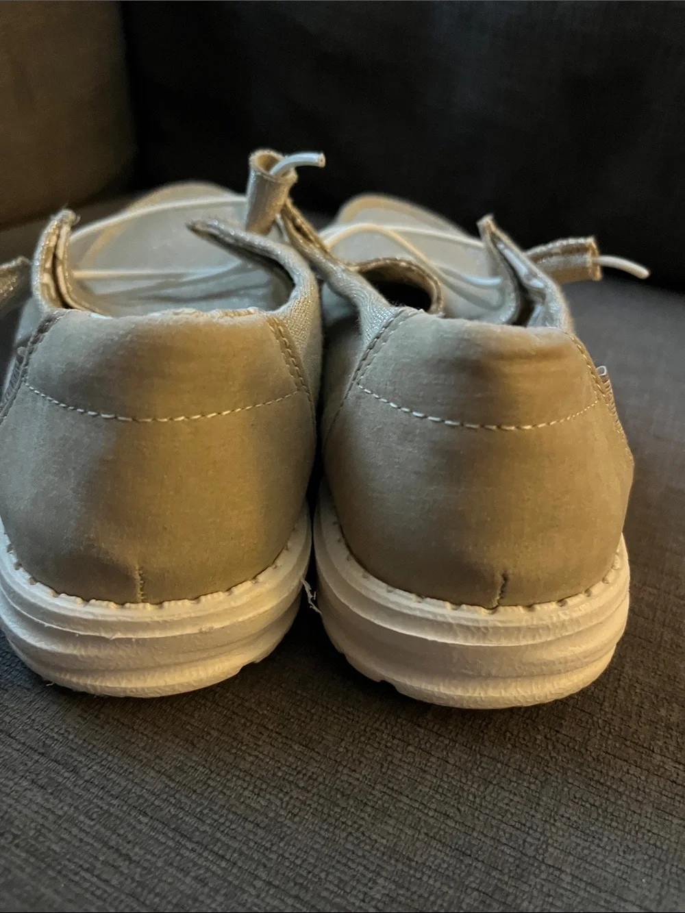 Hey Dude Women’s Wendy stretch Sparkling Beige Sneakers Size 9